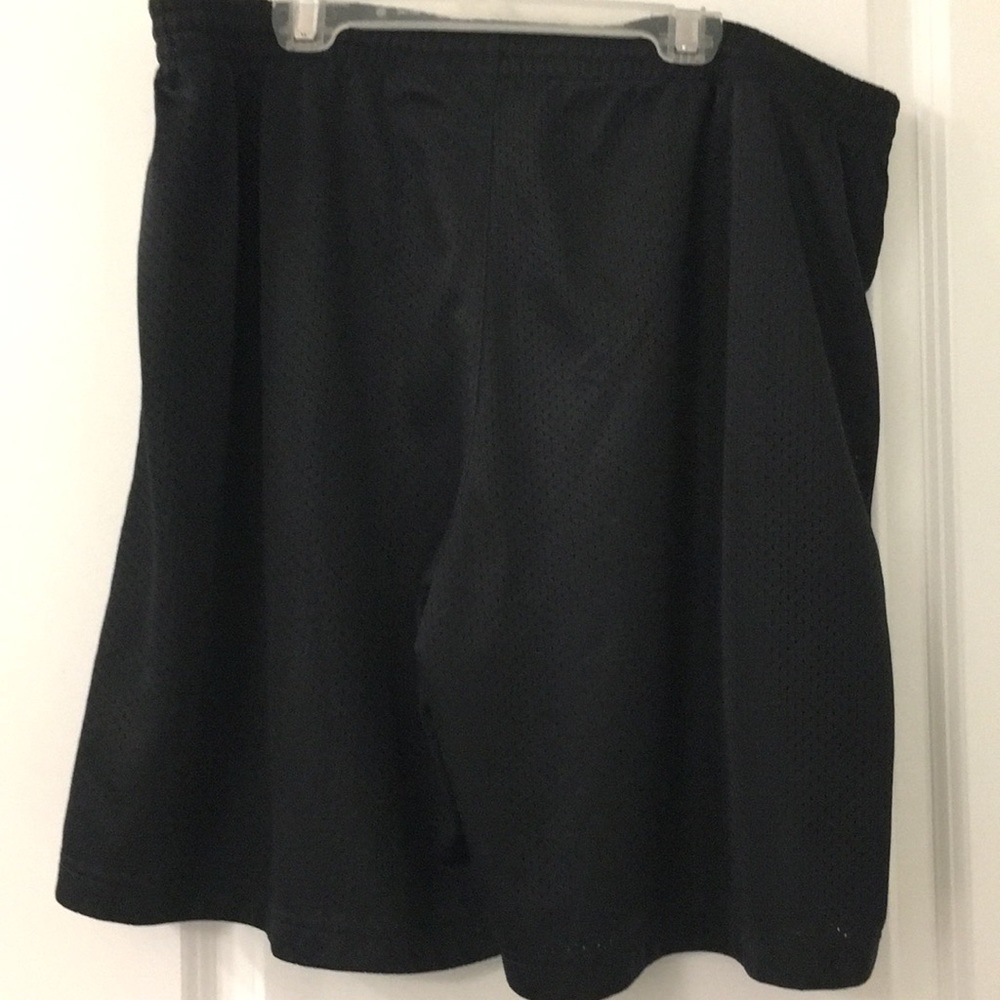 Mizuno men’s athletic shorts - Picture 4 of 6